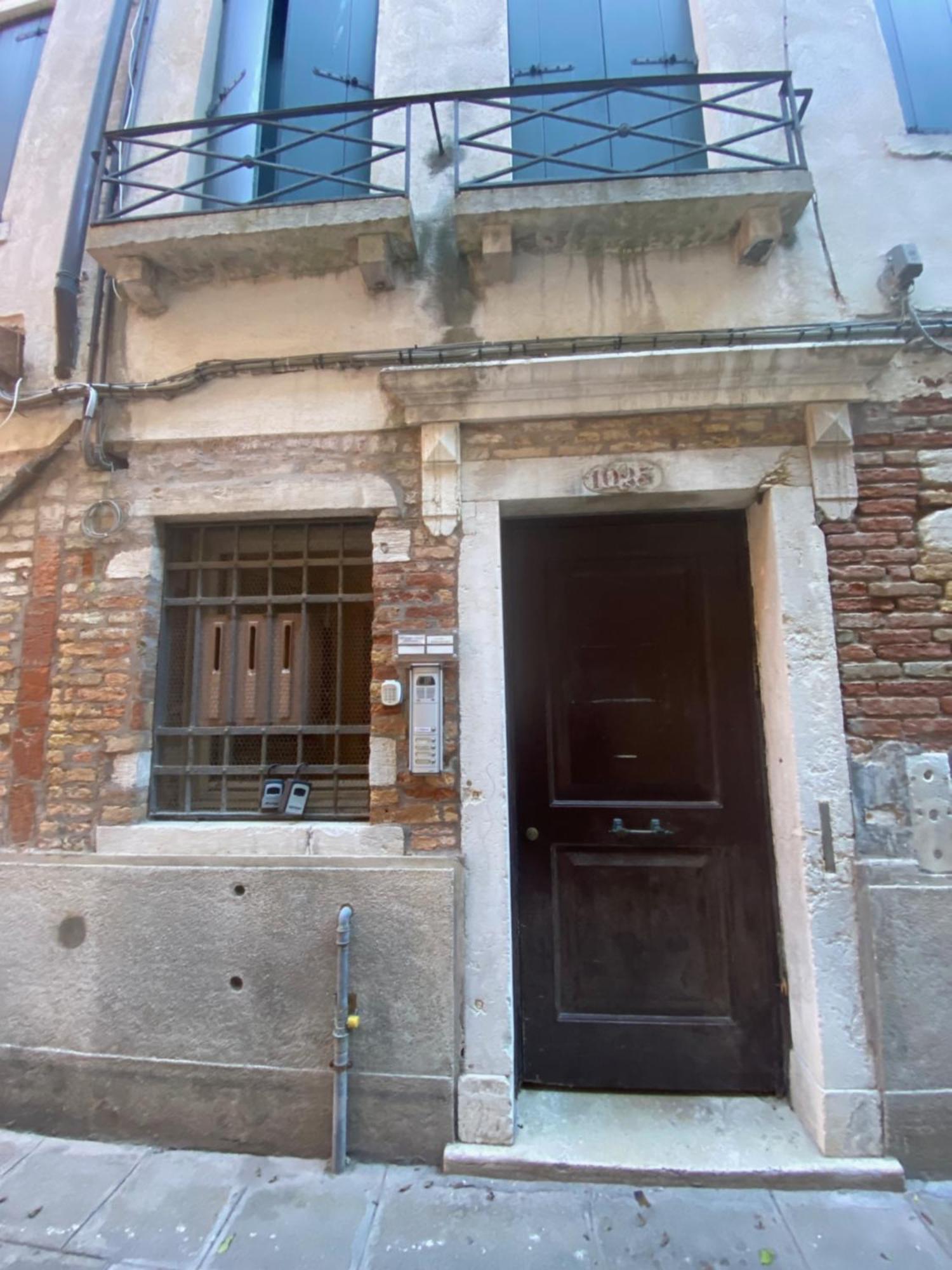 Ca' Laura - San Marco Canal View Apartment